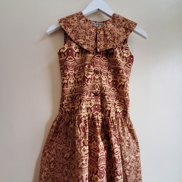Vintage Bali wide collared adorable brown print, Size 8 - Picture 2 of 6